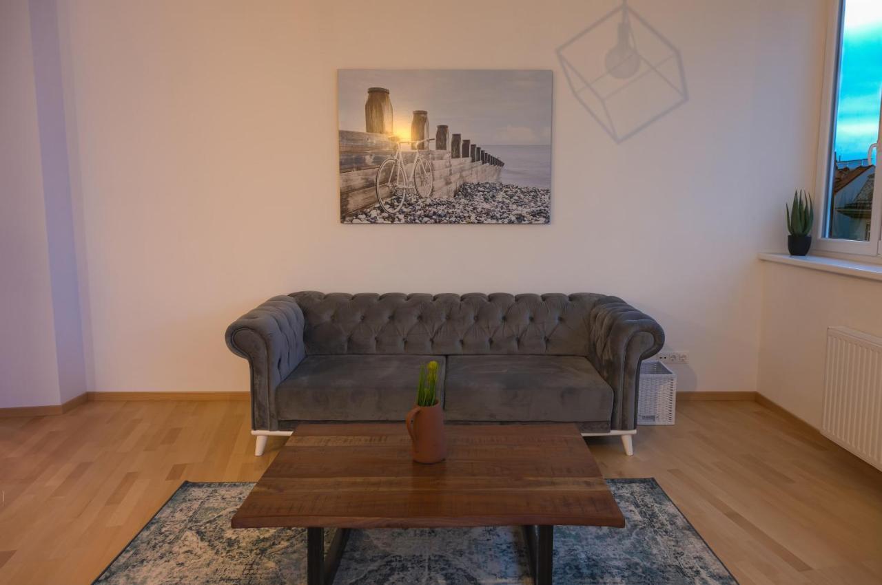 Gesamte Unterkunft über den Dächern Wiens Exterior foto