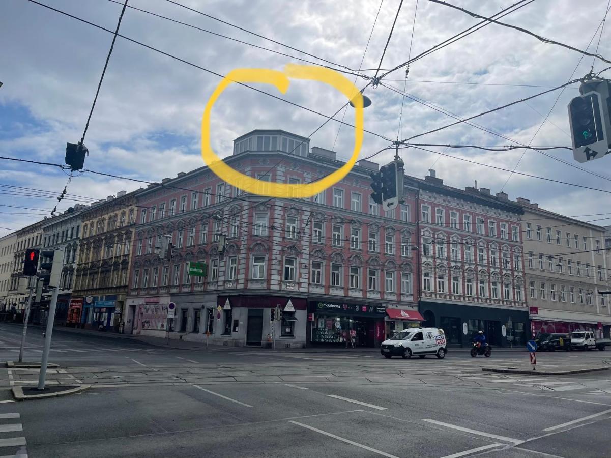 Gesamte Unterkunft über den Dächern Wiens Exterior foto